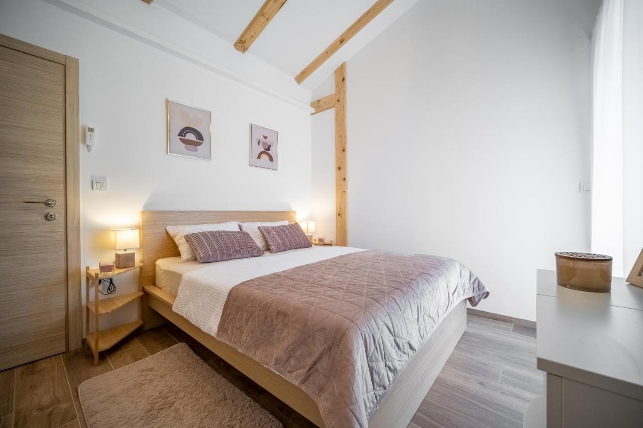 Villa Nesa - Beautiful Guest House At Continental Croatia With Outdoor Swimming Pool, Sauna And 3 Bedrooms Plaski Bagian luar foto