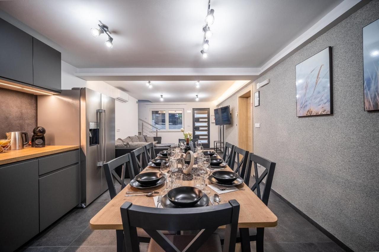 Villa Nesa - Beautiful Guest House At Continental Croatia With Outdoor Swimming Pool, Sauna And 3 Bedrooms Plaski Bagian luar foto