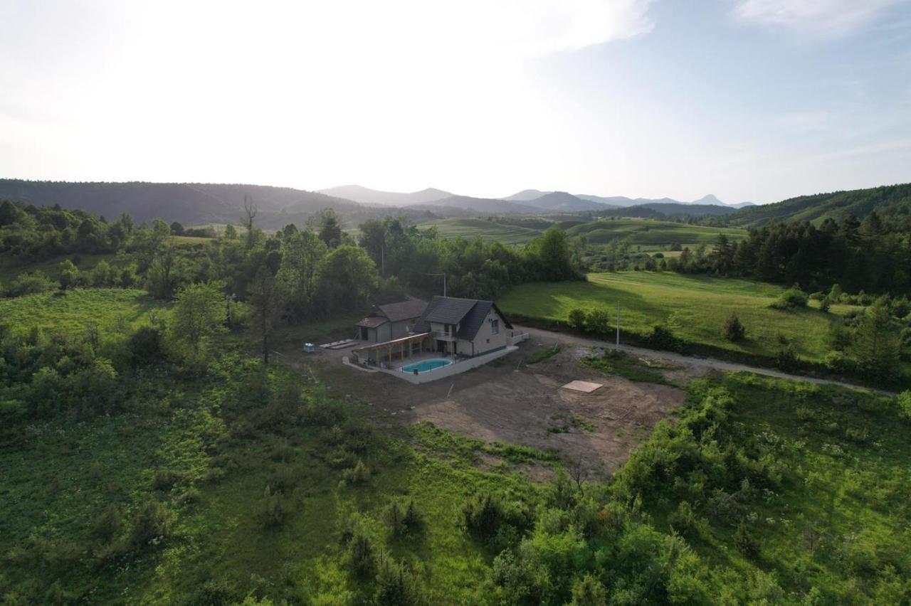 Villa Nesa - Beautiful Guest House At Continental Croatia With Outdoor Swimming Pool, Sauna And 3 Bedrooms Plaski Bagian luar foto